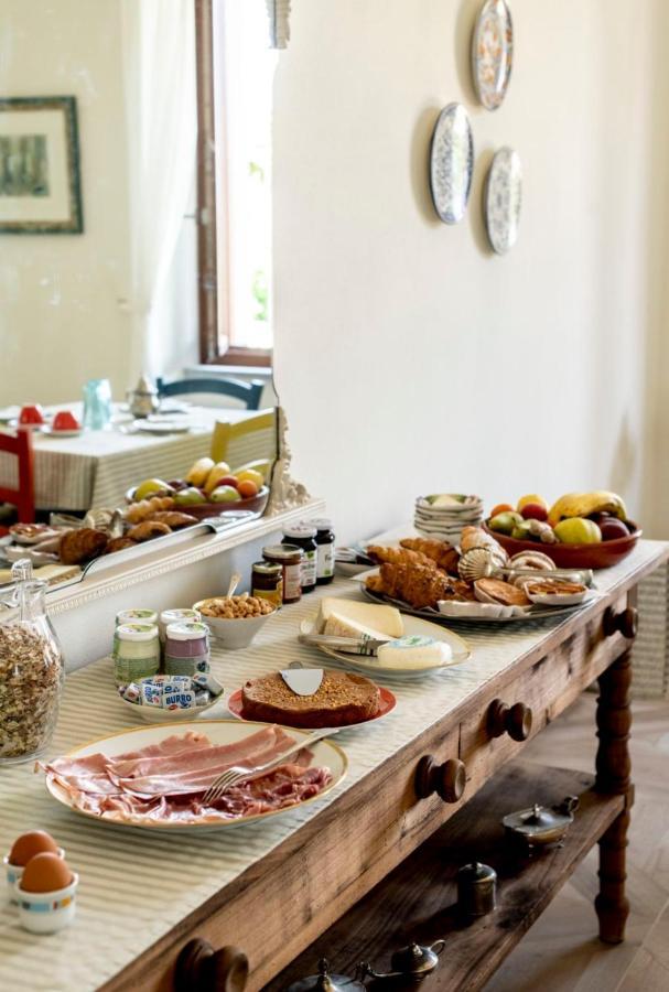 Le Vecchie Persiane - Bed & Breakfast Diano d'Alba Exterior photo