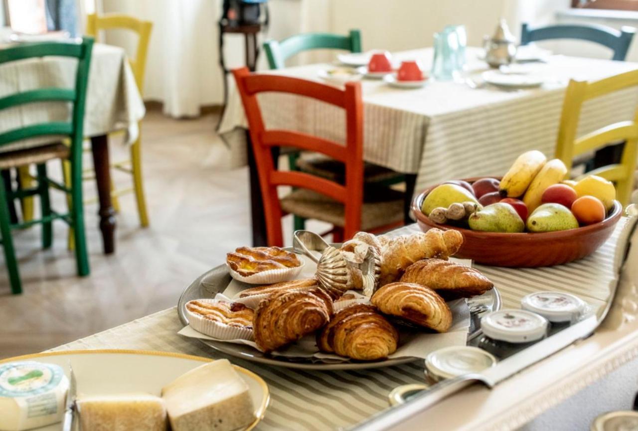 Le Vecchie Persiane - Bed & Breakfast Diano d'Alba Exterior photo