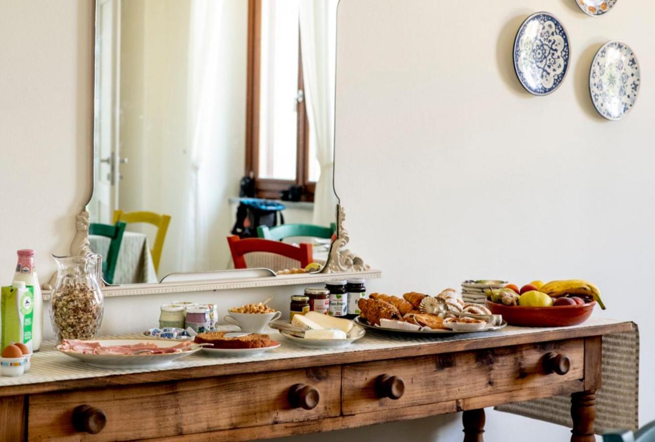 Le Vecchie Persiane - Bed & Breakfast Diano d'Alba Exterior photo