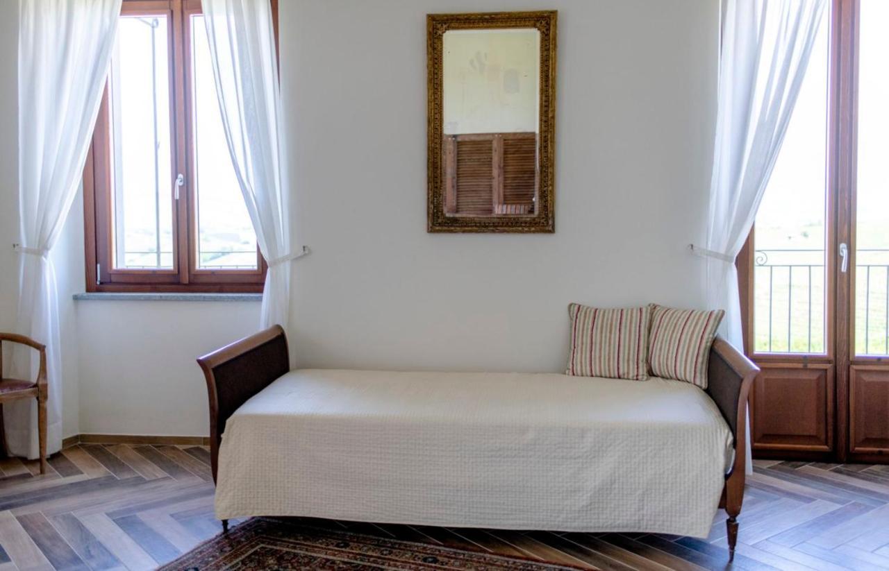 Le Vecchie Persiane - Bed & Breakfast Diano d'Alba Exterior photo